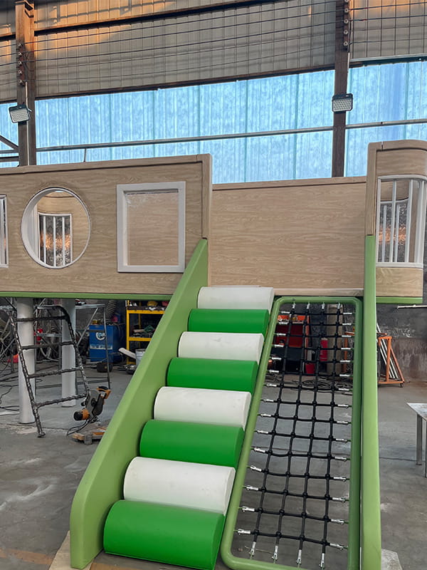 Indoor playground equipment assembly and finishing process, ensuring smooth connections and reliable performance of all components
