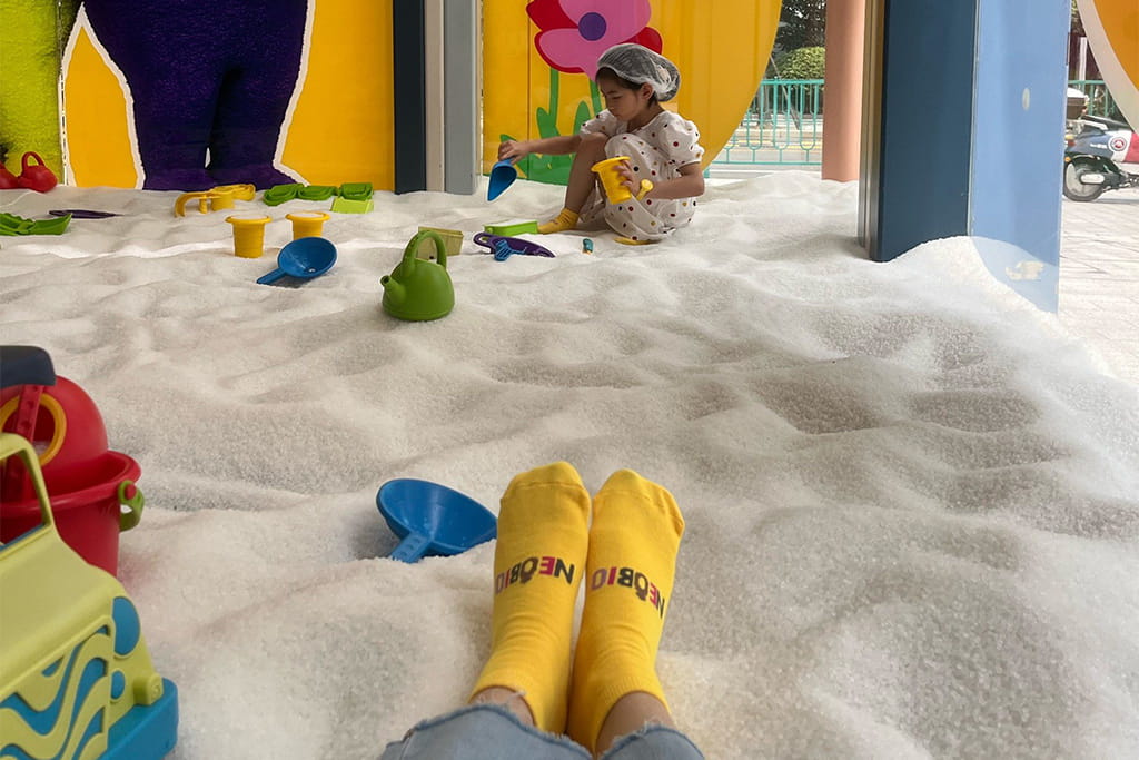 What to Wear in an Indoor Playground?